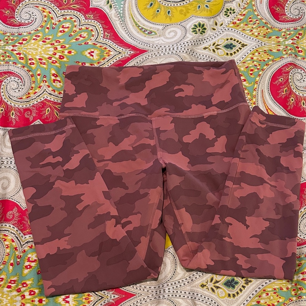 lululemon athletica Camouflage Leggings - Pink